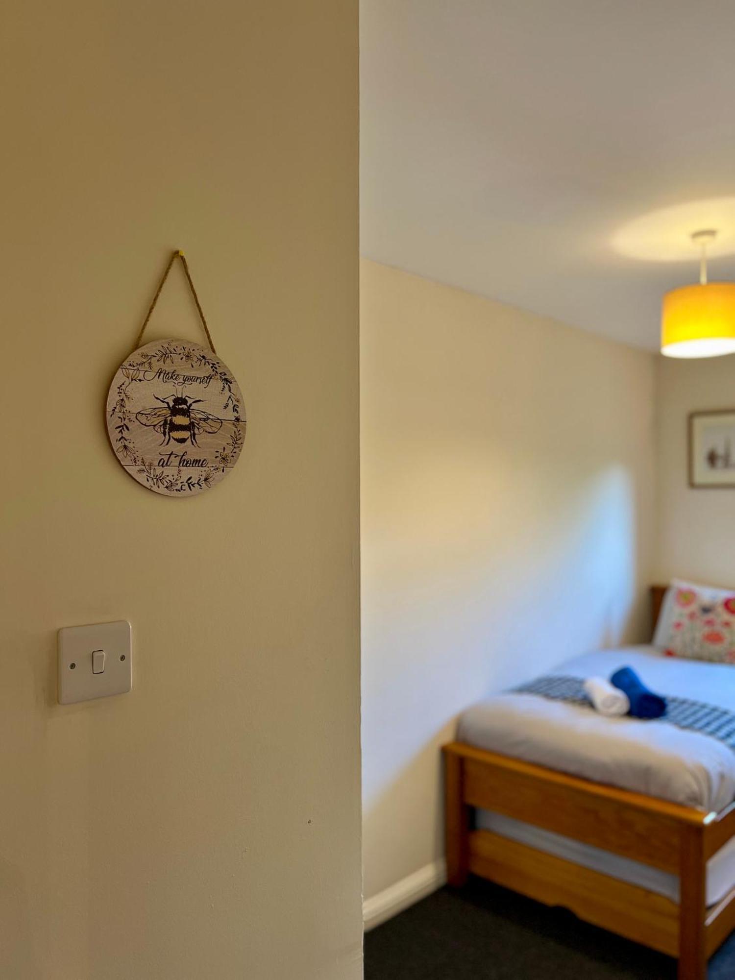 グラスゴーStylish Modern Flat With Juliet Balcony & Parkingアパートメント エクステリア 写真