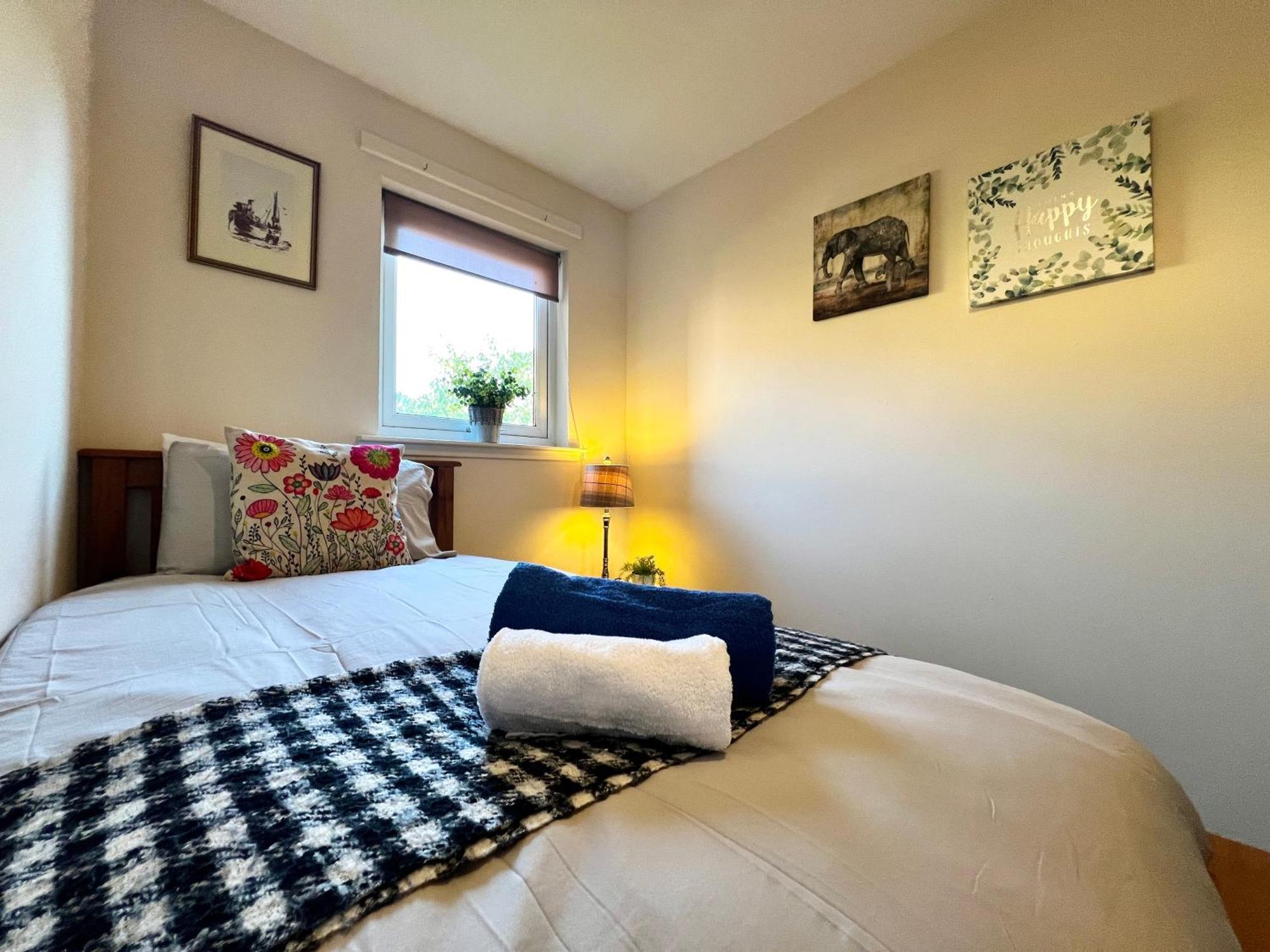 グラスゴーStylish Modern Flat With Juliet Balcony & Parkingアパートメント エクステリア 写真