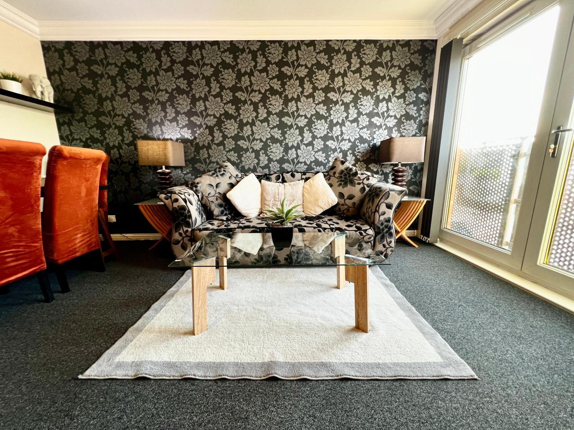 グラスゴーStylish Modern Flat With Juliet Balcony & Parkingアパートメント エクステリア 写真