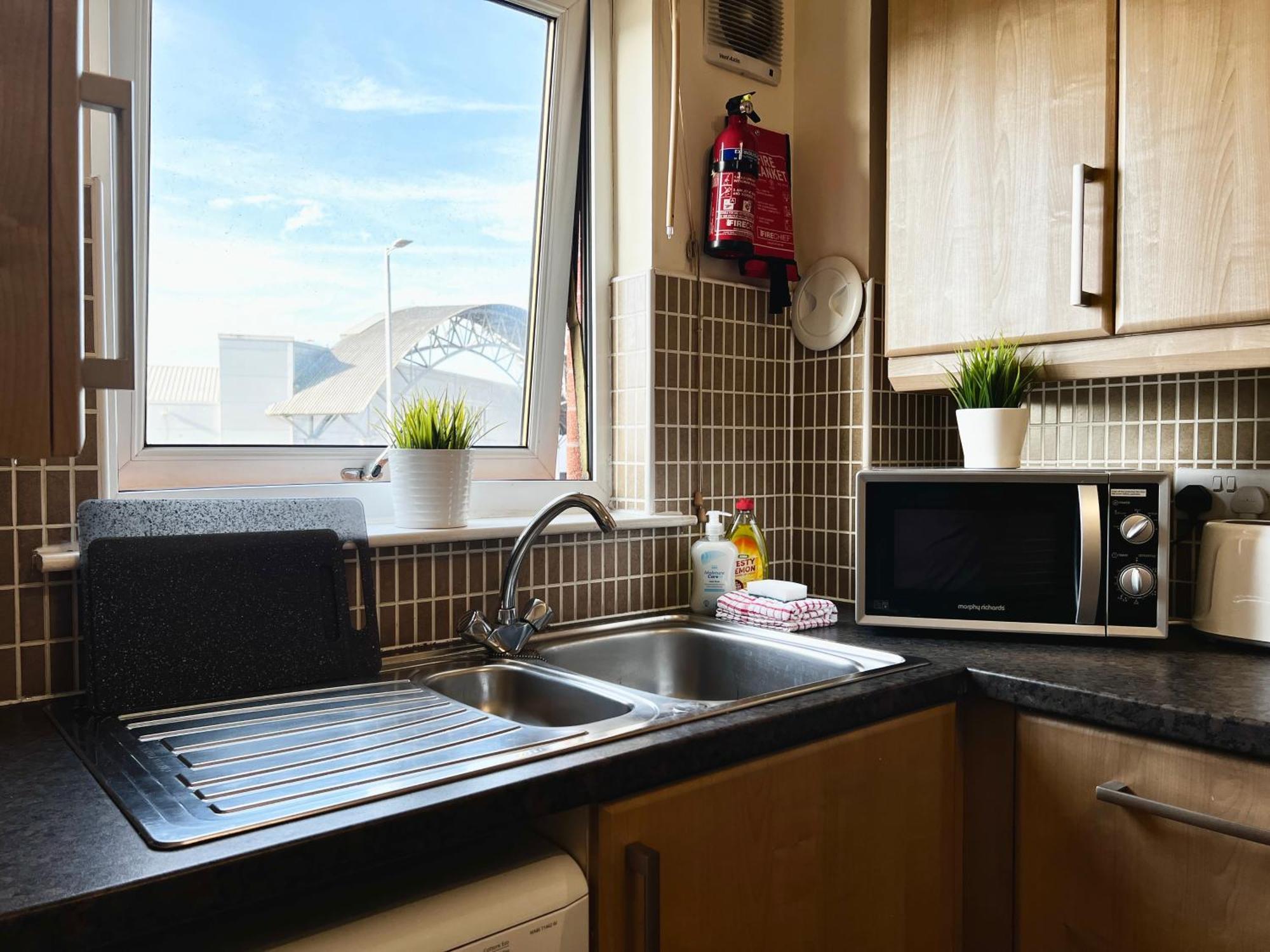 グラスゴーStylish Modern Flat With Juliet Balcony & Parkingアパートメント エクステリア 写真