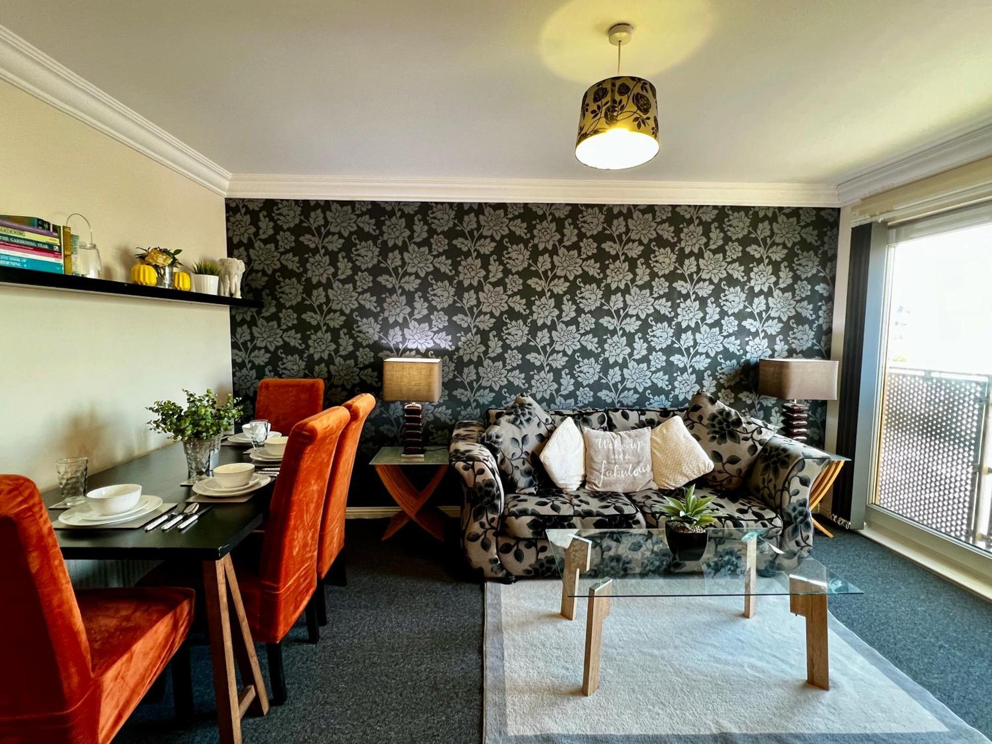 グラスゴーStylish Modern Flat With Juliet Balcony & Parkingアパートメント エクステリア 写真