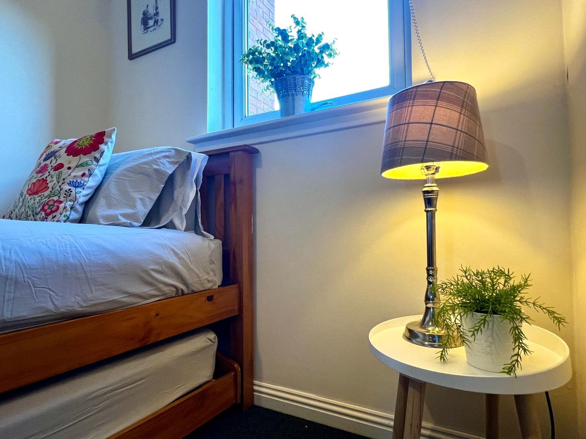 グラスゴーStylish Modern Flat With Juliet Balcony & Parkingアパートメント エクステリア 写真