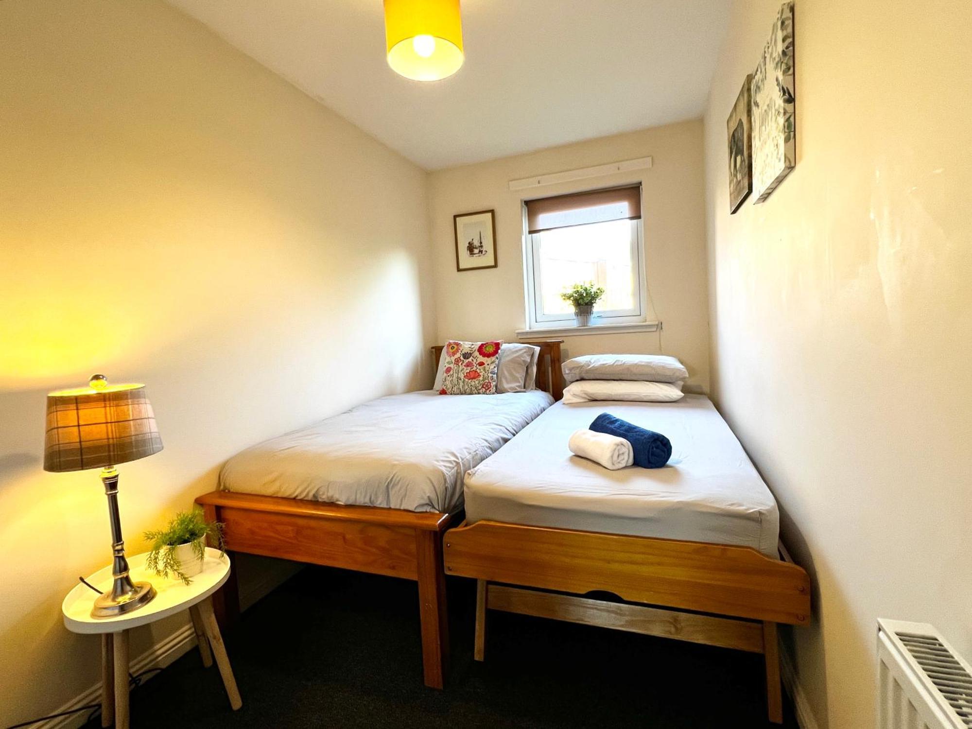 グラスゴーStylish Modern Flat With Juliet Balcony & Parkingアパートメント エクステリア 写真