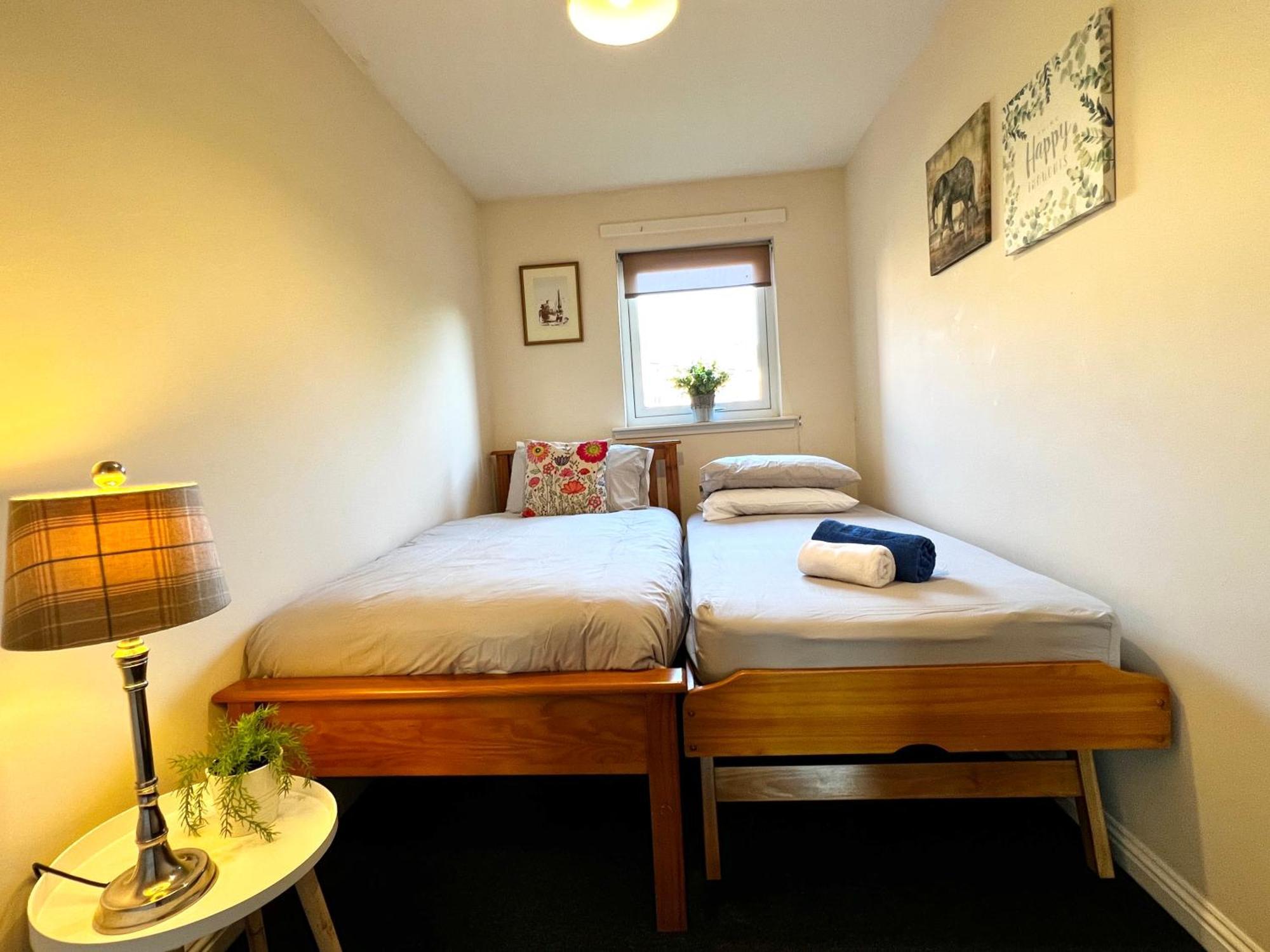 グラスゴーStylish Modern Flat With Juliet Balcony & Parkingアパートメント エクステリア 写真